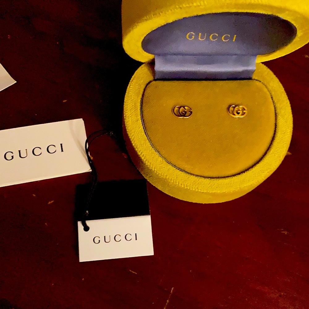 18k Gucci stud earrings